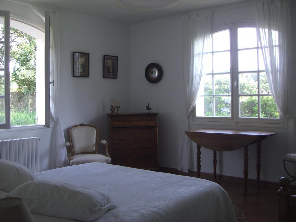 Bed and Breakfast Le Mas De Notre-Dame Ла-Лонд-ле-Мор Номер фото